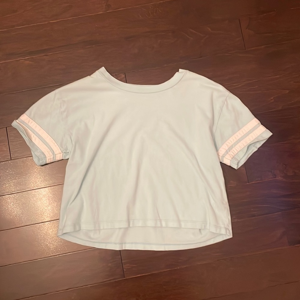 Hollister - blue and white tee - XS